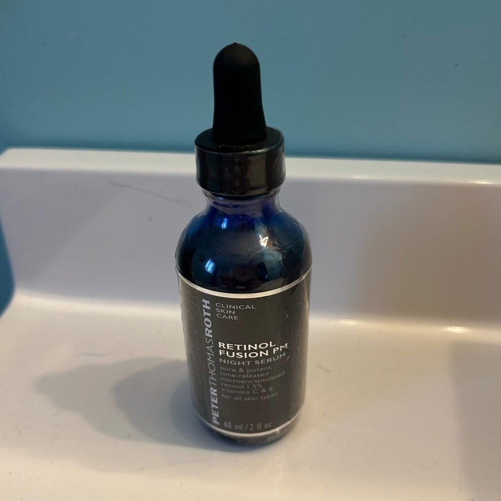 Peter Thomas Roth Retinol Fusion PM in Blue Bottle